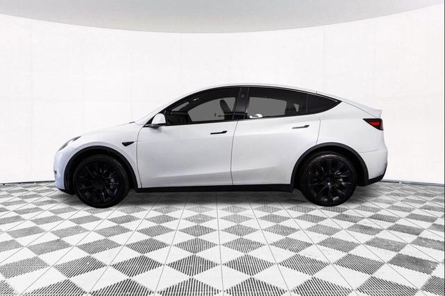 Photo of 2024 Pearl White Multi-Coat Tesla Model Y
