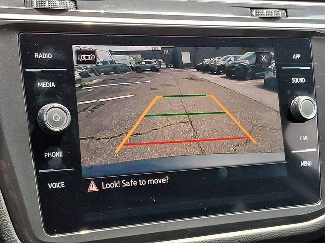 Photo of 2024 Platinum Gray Metallic Volkswagen Tiguan