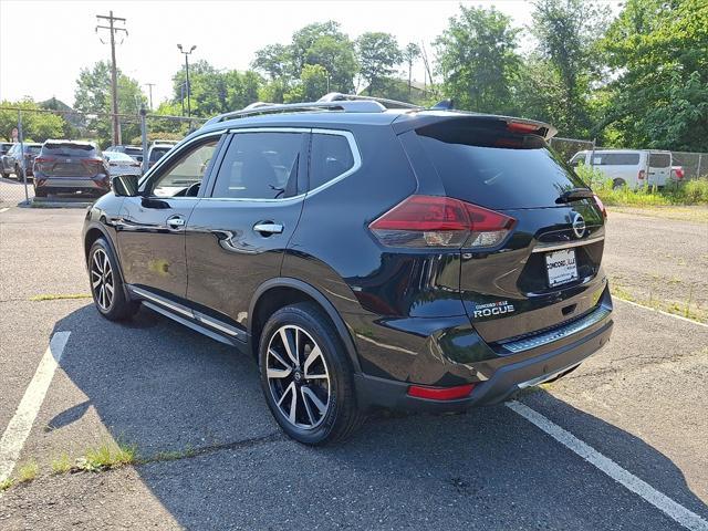 Photo of 2020 Magnetic Black Pearl Nissan Rogue