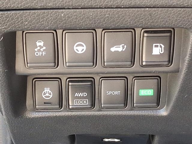 Photo of 2020 Magnetic Black Pearl Nissan Rogue