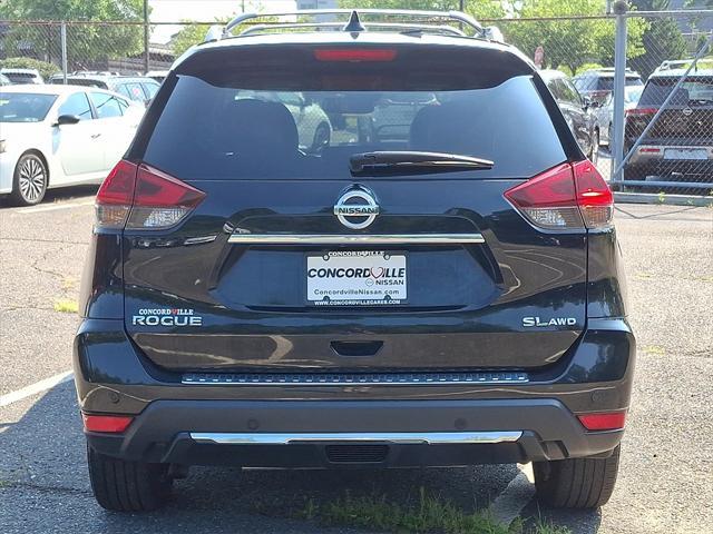 Photo of 2020 Magnetic Black Pearl Nissan Rogue
