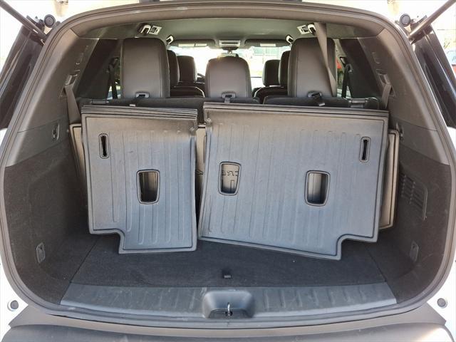 Photo of 2023 Glacier White Nissan Pathfinder