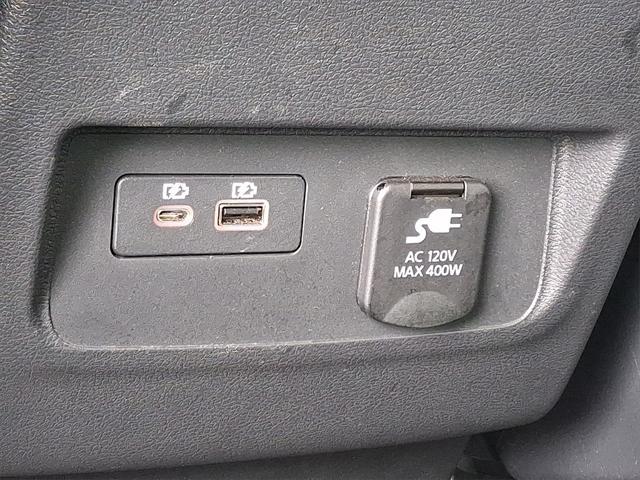 Photo of 2023 Cardinal Red Metallic Tricoat Nissan Frontier