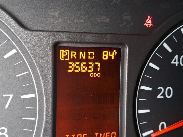 Photo of 2021 Pearl White Nissan NV Passenger NV3500 HD