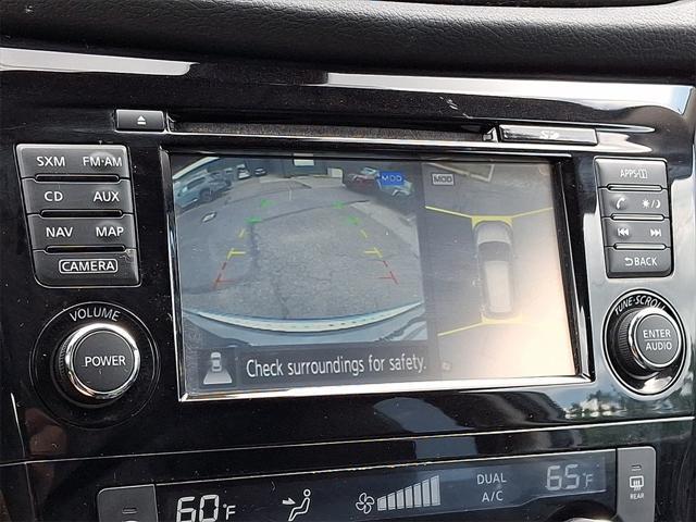Photo of 2017 Gun Metallic Nissan Rogue