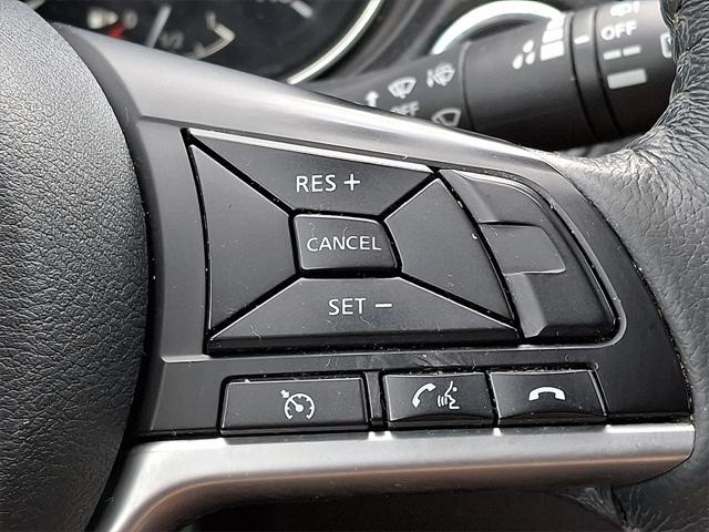 Photo of 2017 Gun Metallic Nissan Rogue