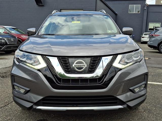 Photo of 2017 Gun Metallic Nissan Rogue