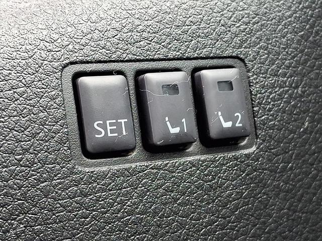 Photo of 2017 Gun Metallic Nissan Rogue