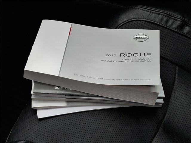 Photo of 2017 Gun Metallic Nissan Rogue