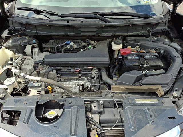 Photo of 2017 Gun Metallic Nissan Rogue