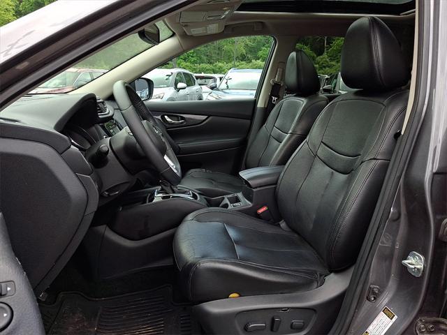 Photo of 2017 Gun Metallic Nissan Rogue