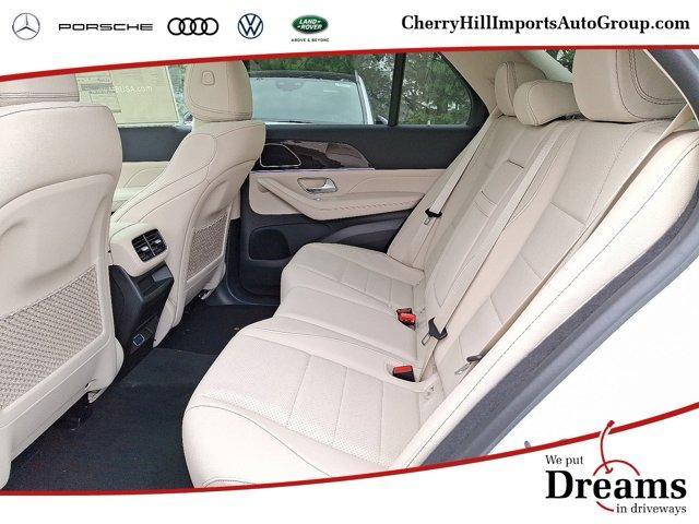 Photo of 2025 Polar White Mercedes-Benz GLE 350
