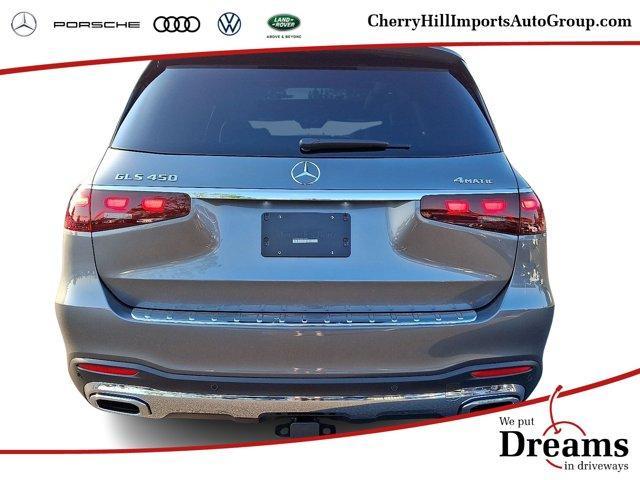 Photo of 2025 Gray Metallic Mercedes-Benz GLS 450
