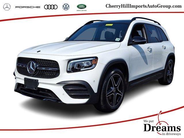Photo of 2022 Polar White Mercedes-Benz GLB 250