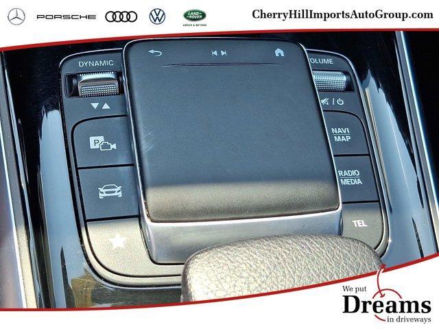 Photo of 2022 Polar White Mercedes-Benz GLB 250