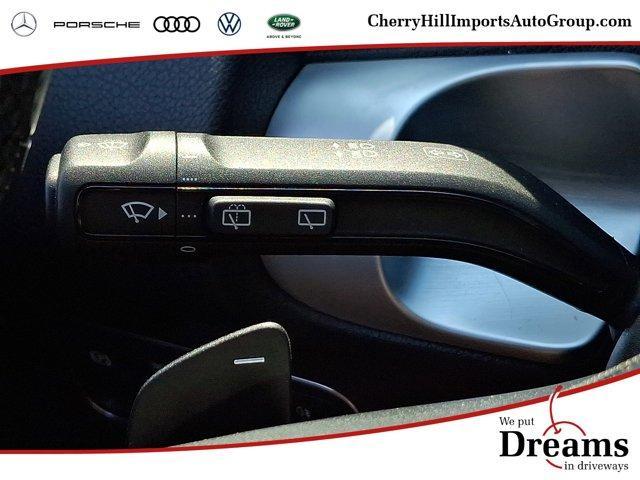 Photo of 2022 Polar White Mercedes-Benz GLB 250