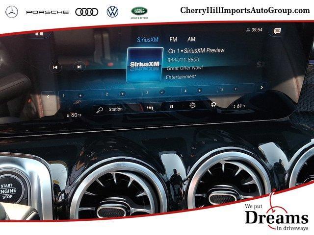 Photo of 2022 Polar White Mercedes-Benz GLB 250