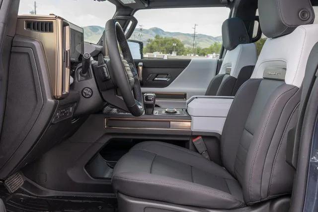 Photo of 2025 Graphite Blue Metallic GMC HUMMER EV Pickup
