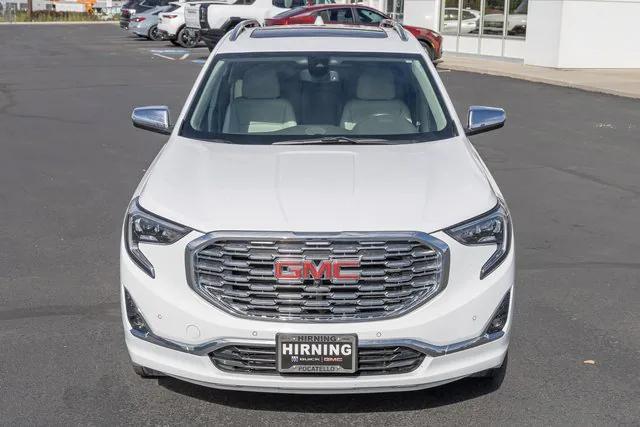 Photo of 2018 Summit White GMC Terrain