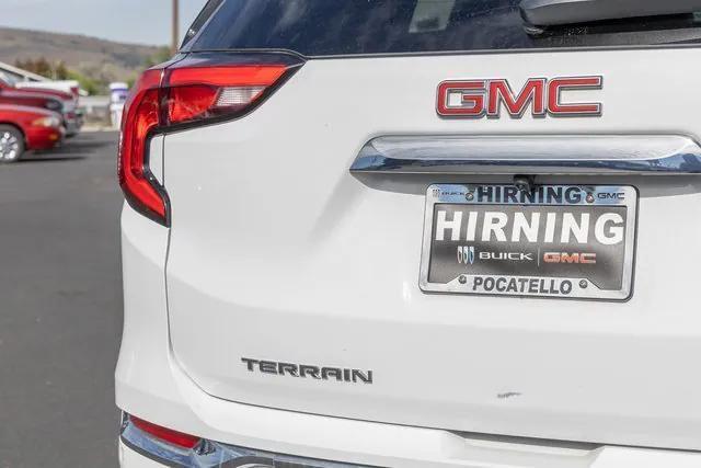 Photo of 2018 Summit White GMC Terrain