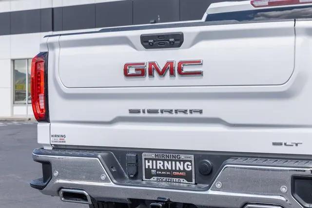 Photo of 2022 Summit White GMC Sierra 1500