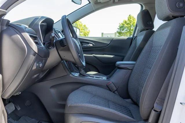 Photo of 2024 Summit White Chevrolet Equinox