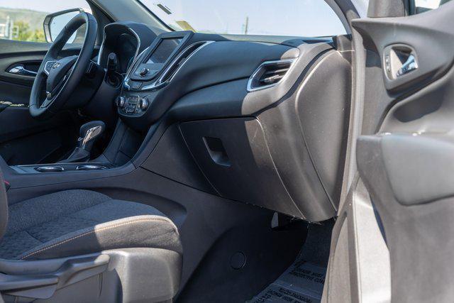 Photo of 2024 Summit White Chevrolet Equinox