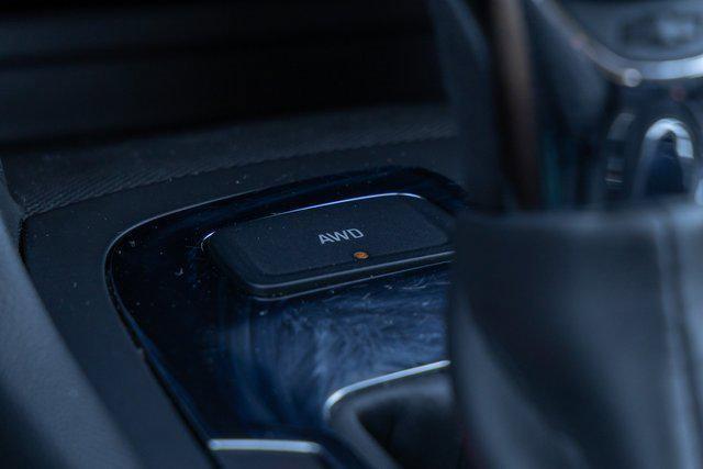 Photo of 2024 Summit White Chevrolet Equinox