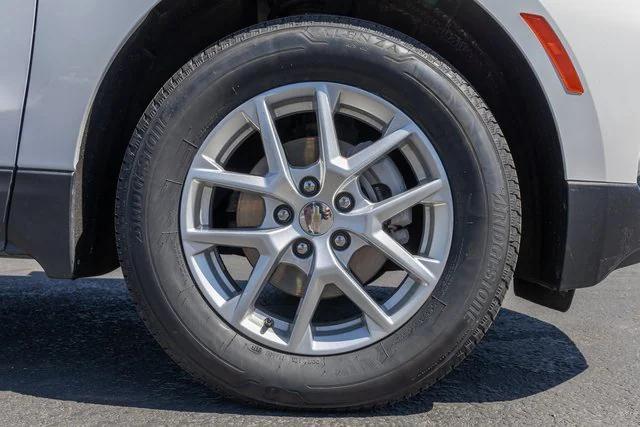 Photo of 2024 Summit White Chevrolet Equinox