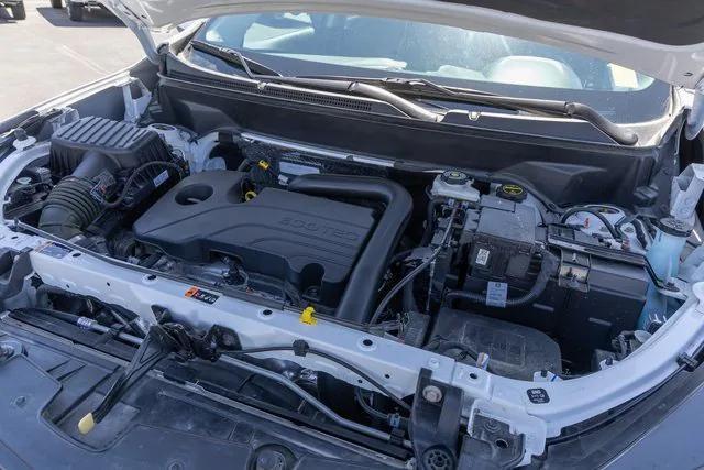 Photo of 2024 Summit White Chevrolet Equinox