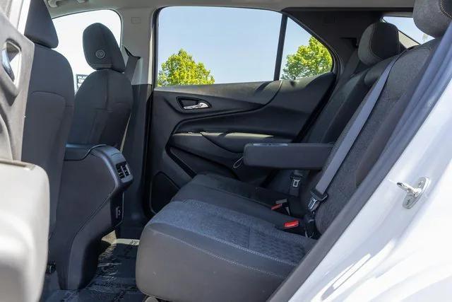 Photo of 2024 Summit White Chevrolet Equinox