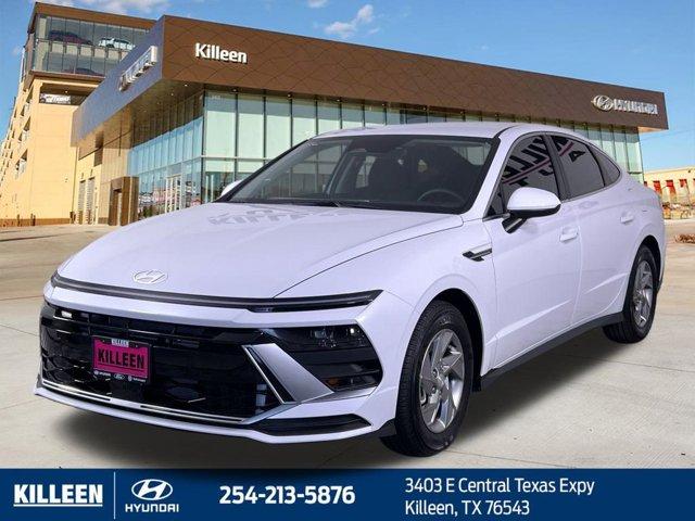 Photo of 2025 White Hyundai SONATA