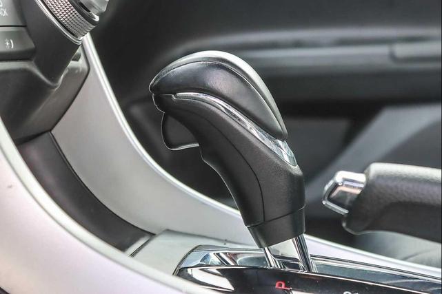 Photo of 2015 Alabaster Silver Metallic Honda Accord