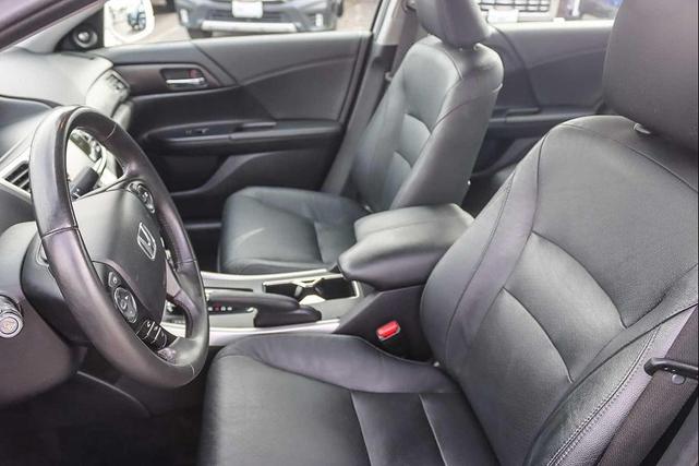 Photo of 2015 Alabaster Silver Metallic Honda Accord