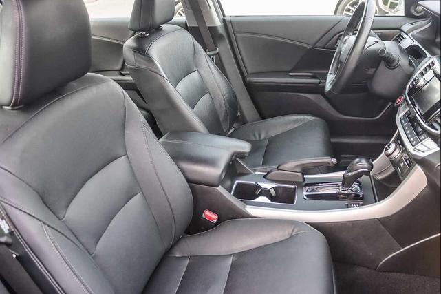 Photo of 2015 Alabaster Silver Metallic Honda Accord