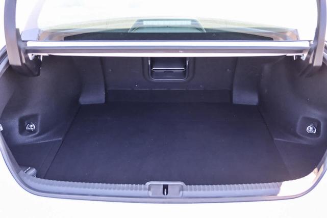 Photo of 2024 Eminent White Pearl Lexus ES 350