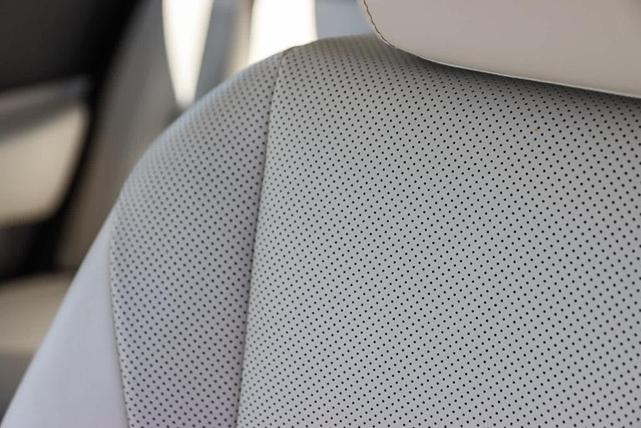 Photo of 2024 Eminent White Pearl Lexus ES 350
