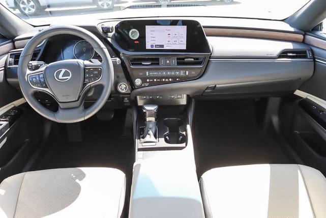 Photo of 2024 Eminent White Pearl Lexus ES 350