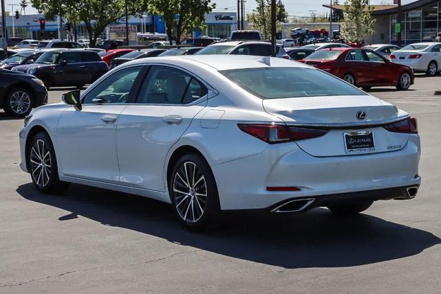 Photo of 2024 Eminent White Pearl Lexus ES 350