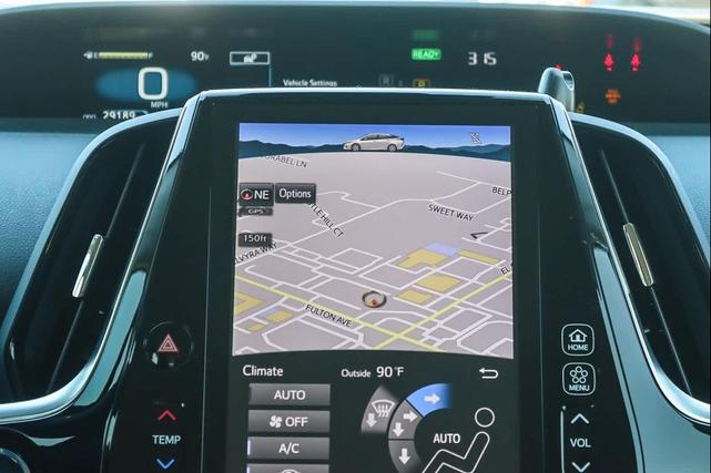 Photo of 2022 Titanium Glow Toyota Prius Prime