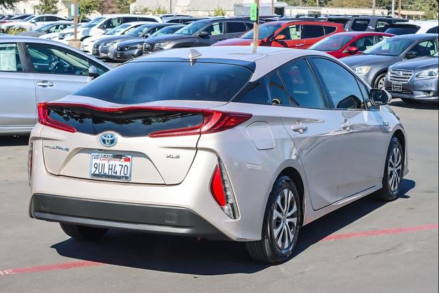 Photo of 2022 Titanium Glow Toyota Prius Prime