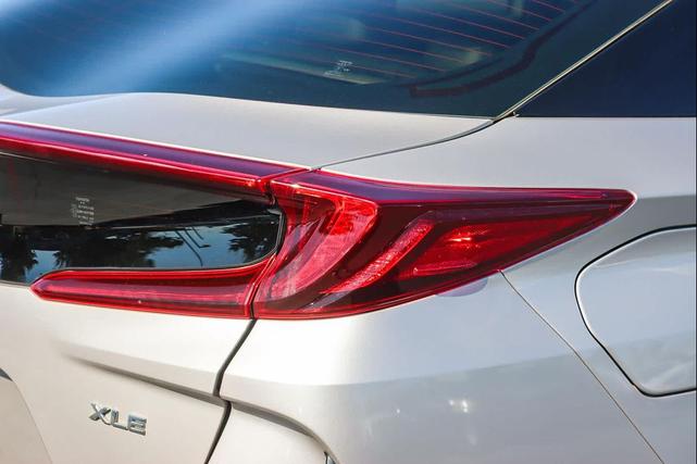 Photo of 2022 Titanium Glow Toyota Prius Prime