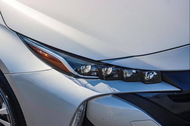 Photo of 2022 Titanium Glow Toyota Prius Prime