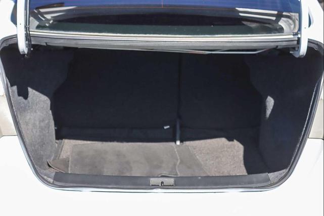 Photo of 2018 Aspen White Nissan Sentra