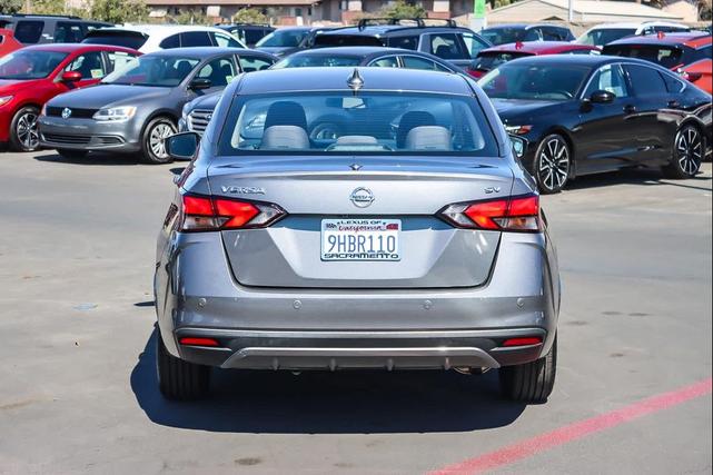 Photo of 2021 Gun Metallic Nissan Versa