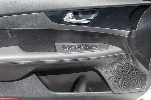 Photo of 2023 Snow White Pearl Kia Forte