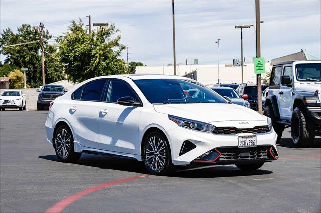 Photo of 2023 Snow White Pearl Kia Forte