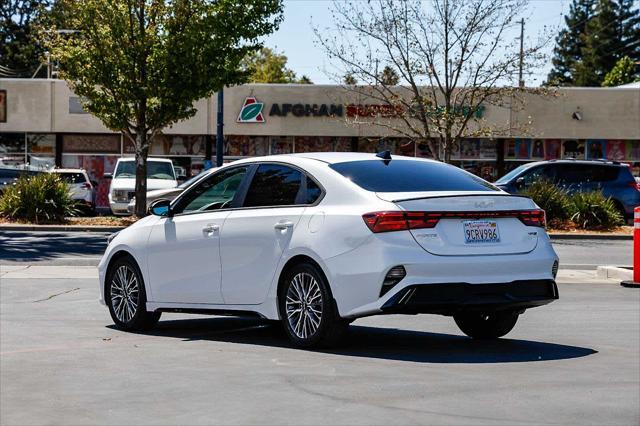 Photo of 2023 Snow White Pearl Kia Forte