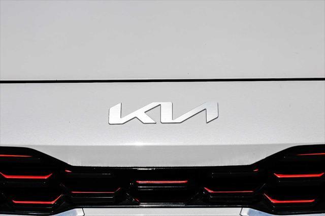 Photo of 2023 Snow White Pearl Kia Forte