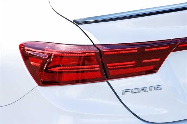Photo of 2023 Snow White Pearl Kia Forte